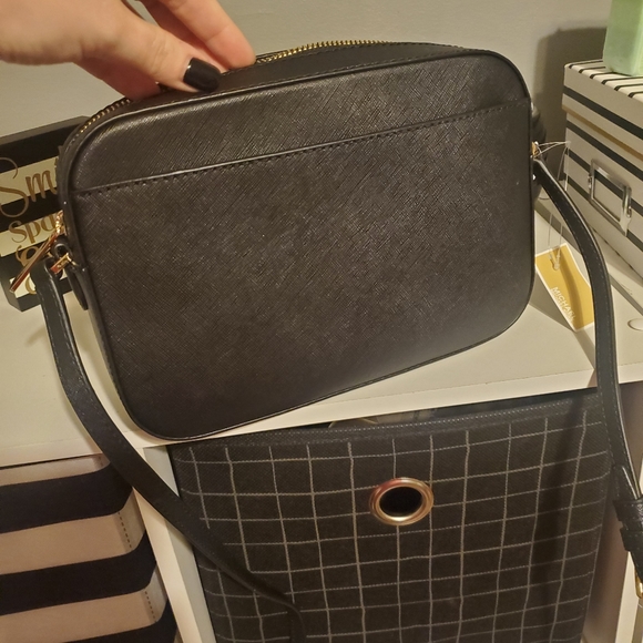 NWT Michael Kors cross body and card holder with gold hardware. - Picture 7 of 7